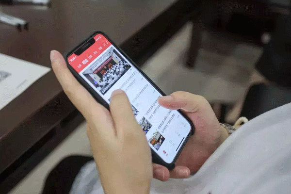定制開發(fā)新聞網(wǎng)APP支持提供全面資訊--專注應(yīng)用軟件開發(fā)深圳東方智啟科技